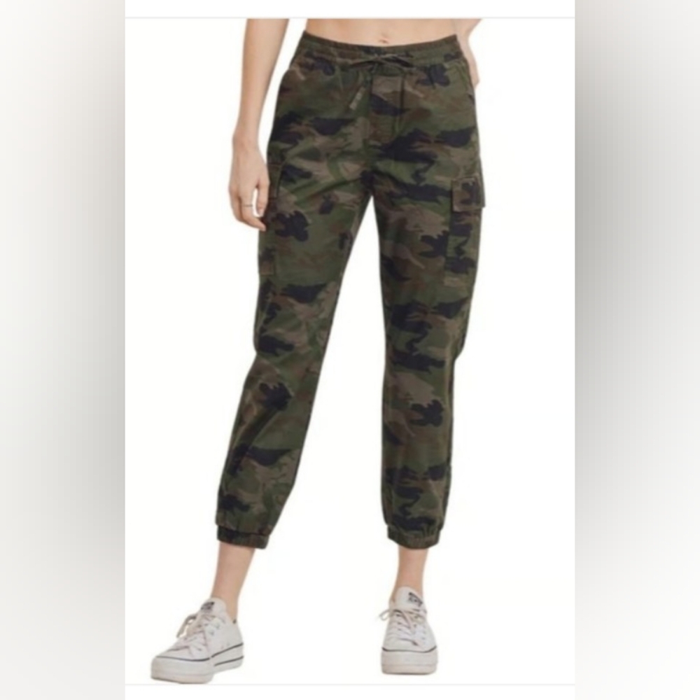 New Camo Cargo Pants By LTJ Size Medium